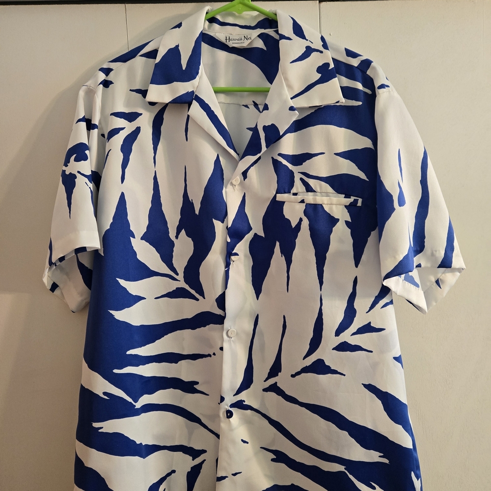 Authentic Hawaiian Honolulu Blue and White Leaf Print Men's Shirt